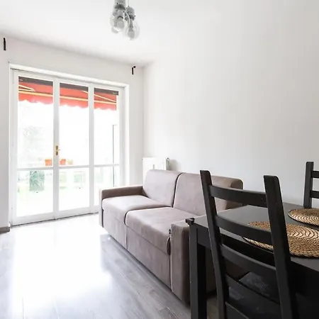 Easytopstay - Large Close To Metro * Milaan